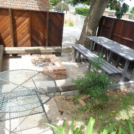 Shalom Self Catering Hotel Kleinmond Eksteriør billede
